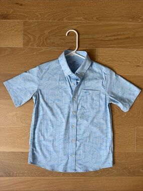 Southern Tide Boy’s Light Blue Short-Sleeve Button-Down Fish Shirt - size M